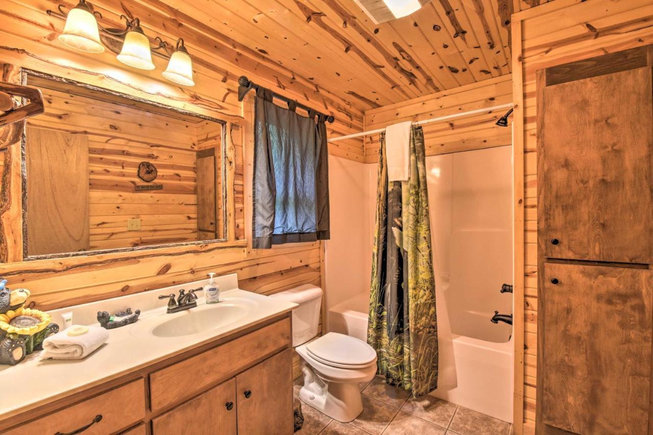 The Honeybee Cabin With Private Porch And Hot Tub Clarkesville Luaran gambar